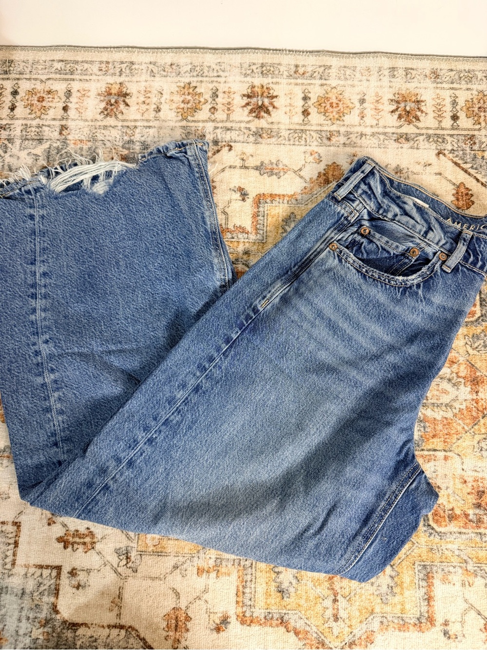 American Eagle Super High Rise Baggy Distressed Jeans
